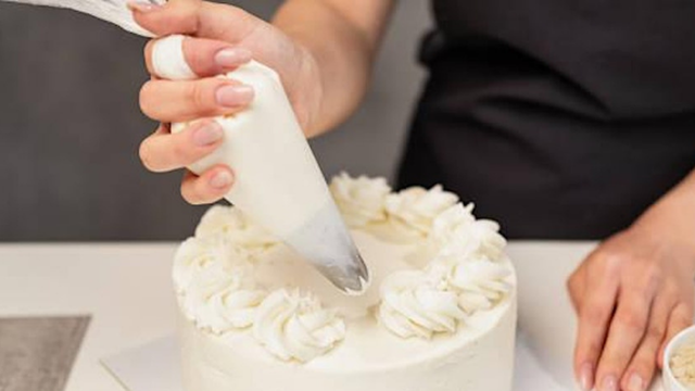Introduction to Cake Decorating Workshop
